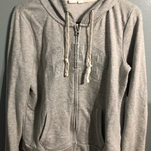 Gap sweater